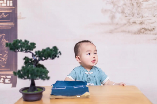 广州供卵代怀包生男孩宝宝几个月可以笑出声